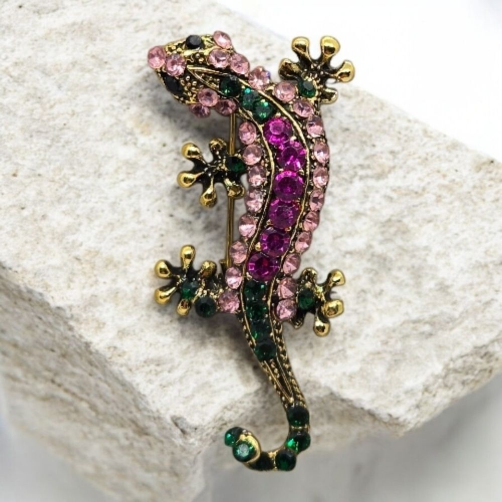 Gold-Tone Gecko Lizard Rhinestone Jeweled Brooch Pink Gemstone Reptile Lapel Pin